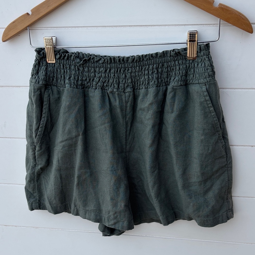 Universal Thread High Rise pocketed shorts! Size XS